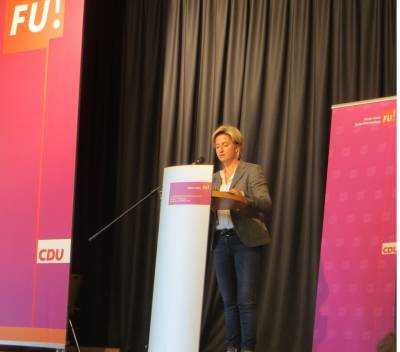 Frau Dr. Nicole Hoffmeister-Kraut, MdL, Ministerin fr Wirtschaft, Arbeit und Wohnungsbau