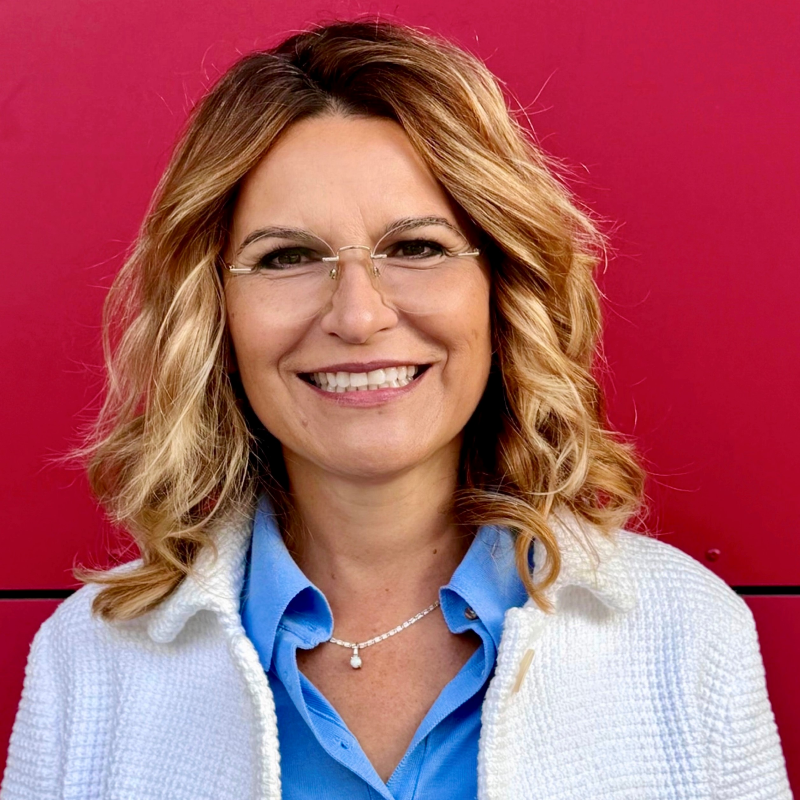  Djiana Opitz